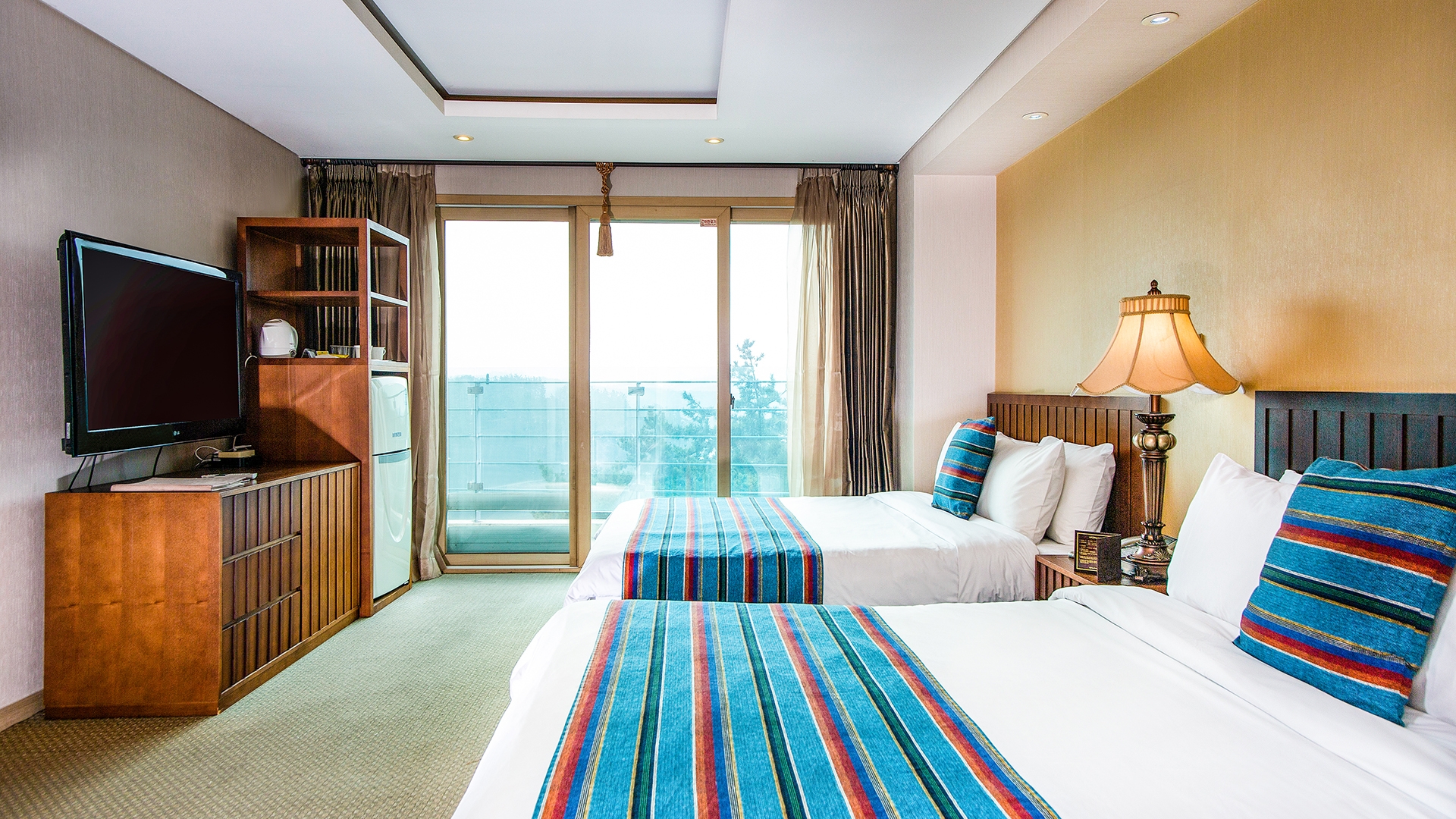 프라자 스위트 (호수뷰 or 마운틴뷰)