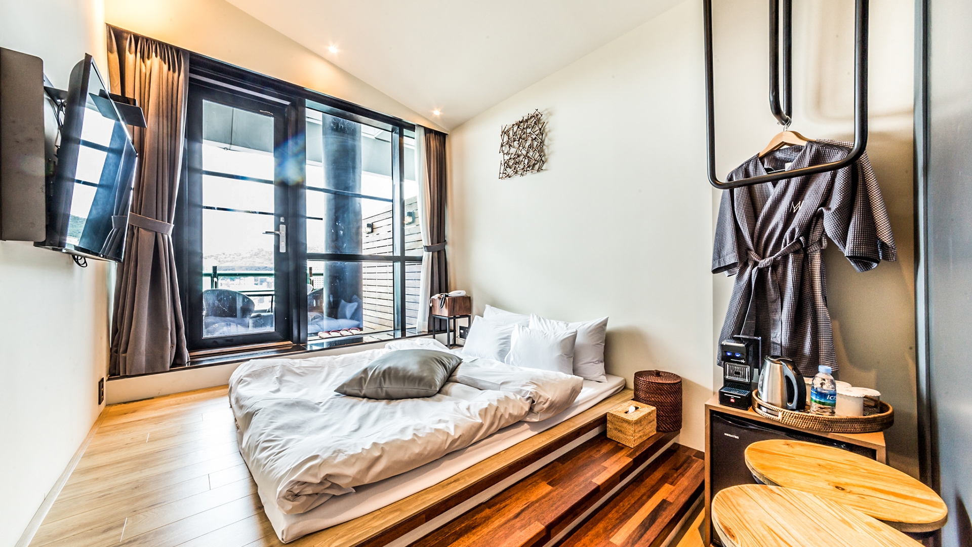 세컨드 루프탑 플로어