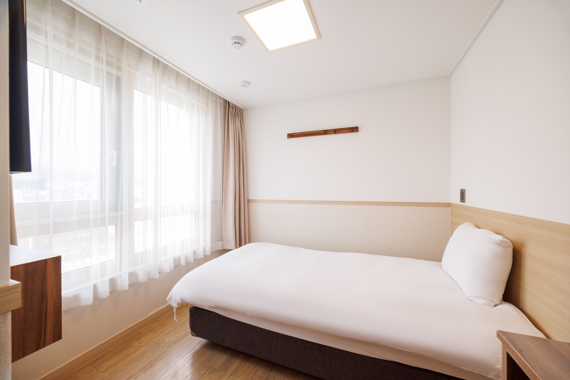 스탠다드 싱글 조식 포함