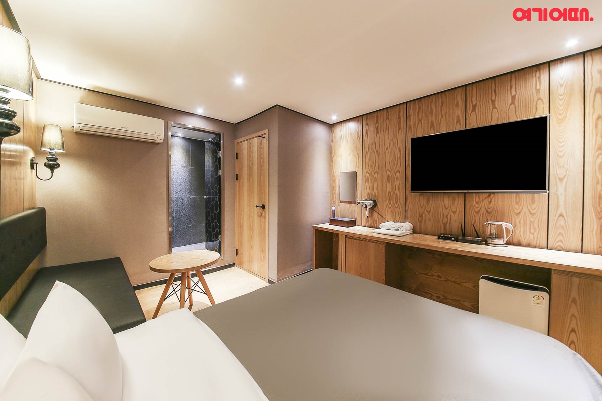 스탠다드B(넷플릭스,주차공지 확인)