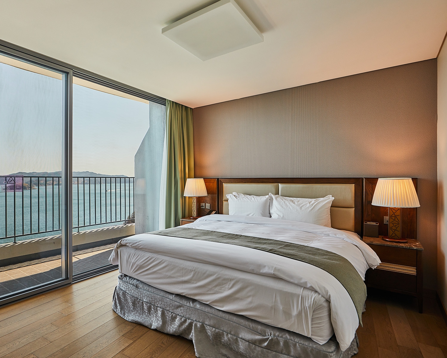 호텔형 세미스위트 더블