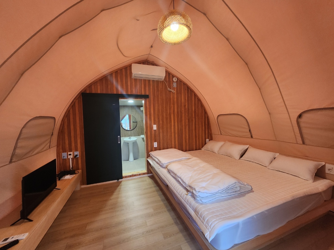 엘로이 글램핑, 엘로이 자쿠지글램핑