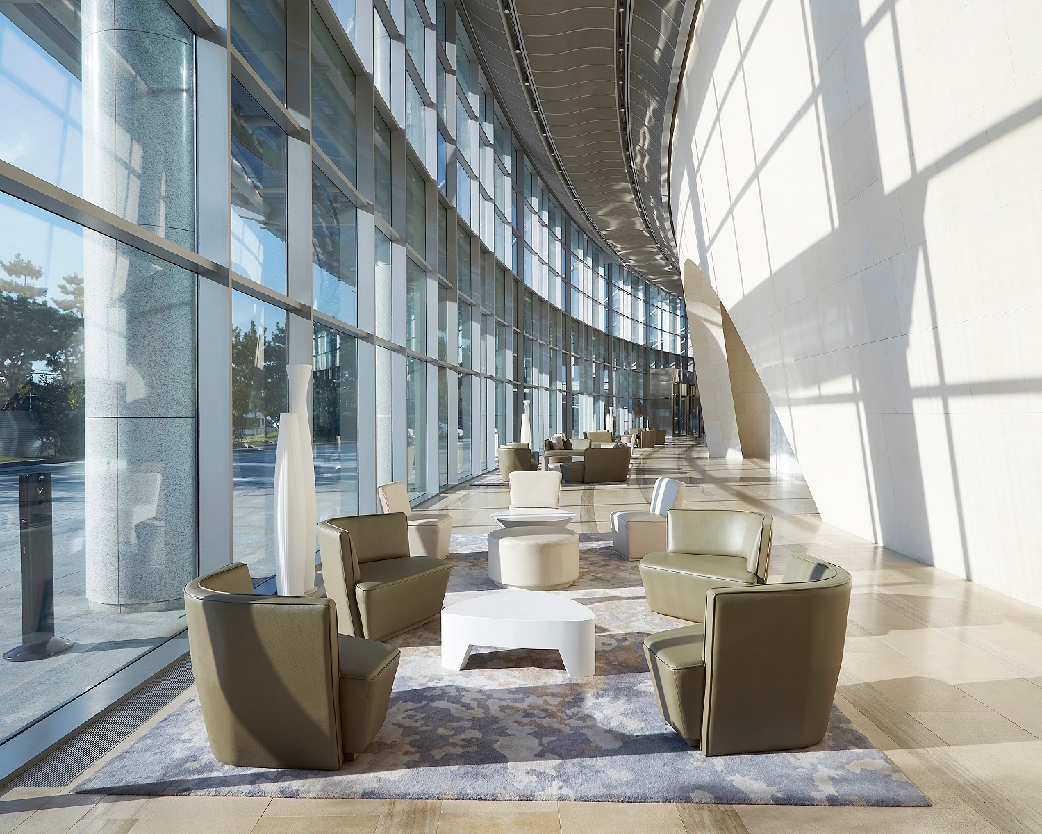 웨스트 타워 로비