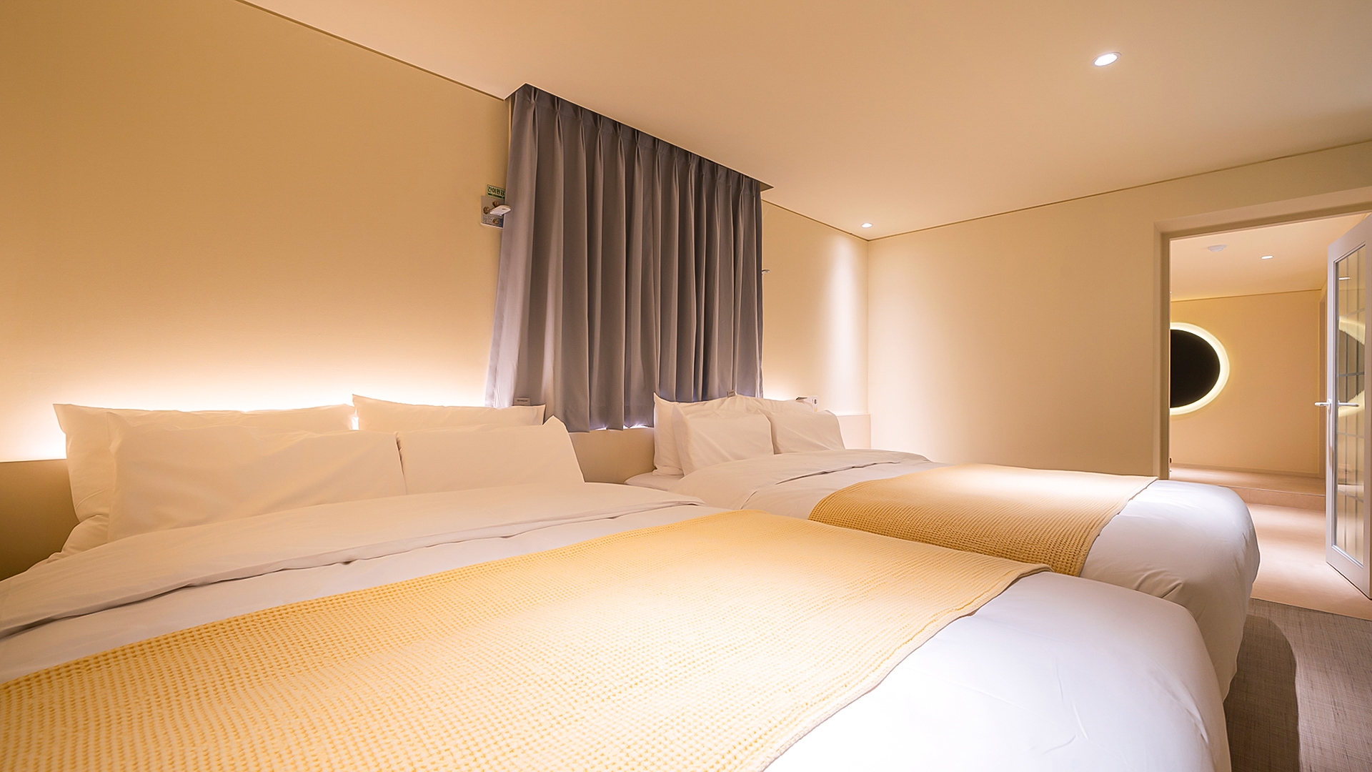 요가 슈퍼 디럭스 (사우나)