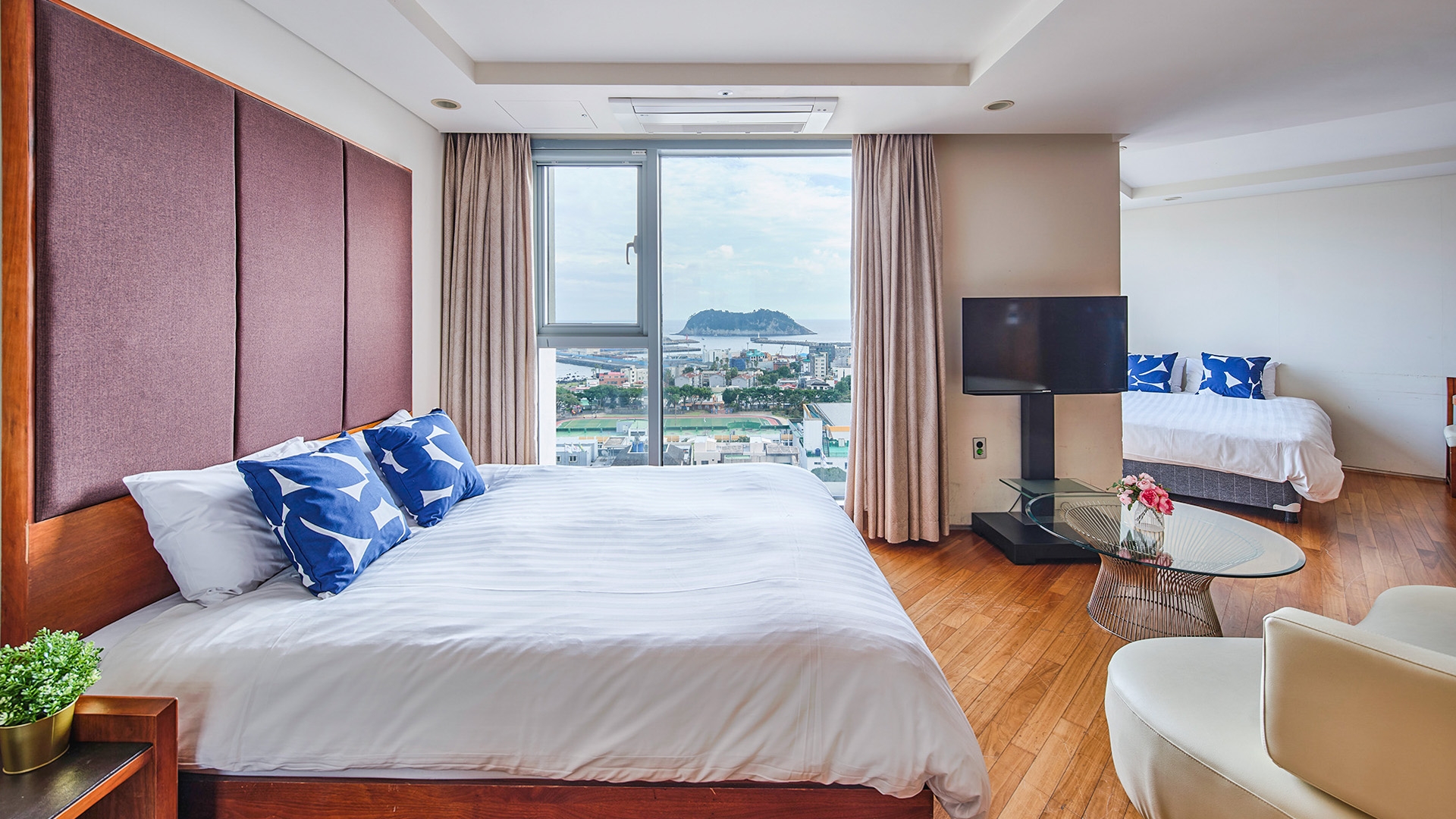 블루 로얄 패밀리 스위트