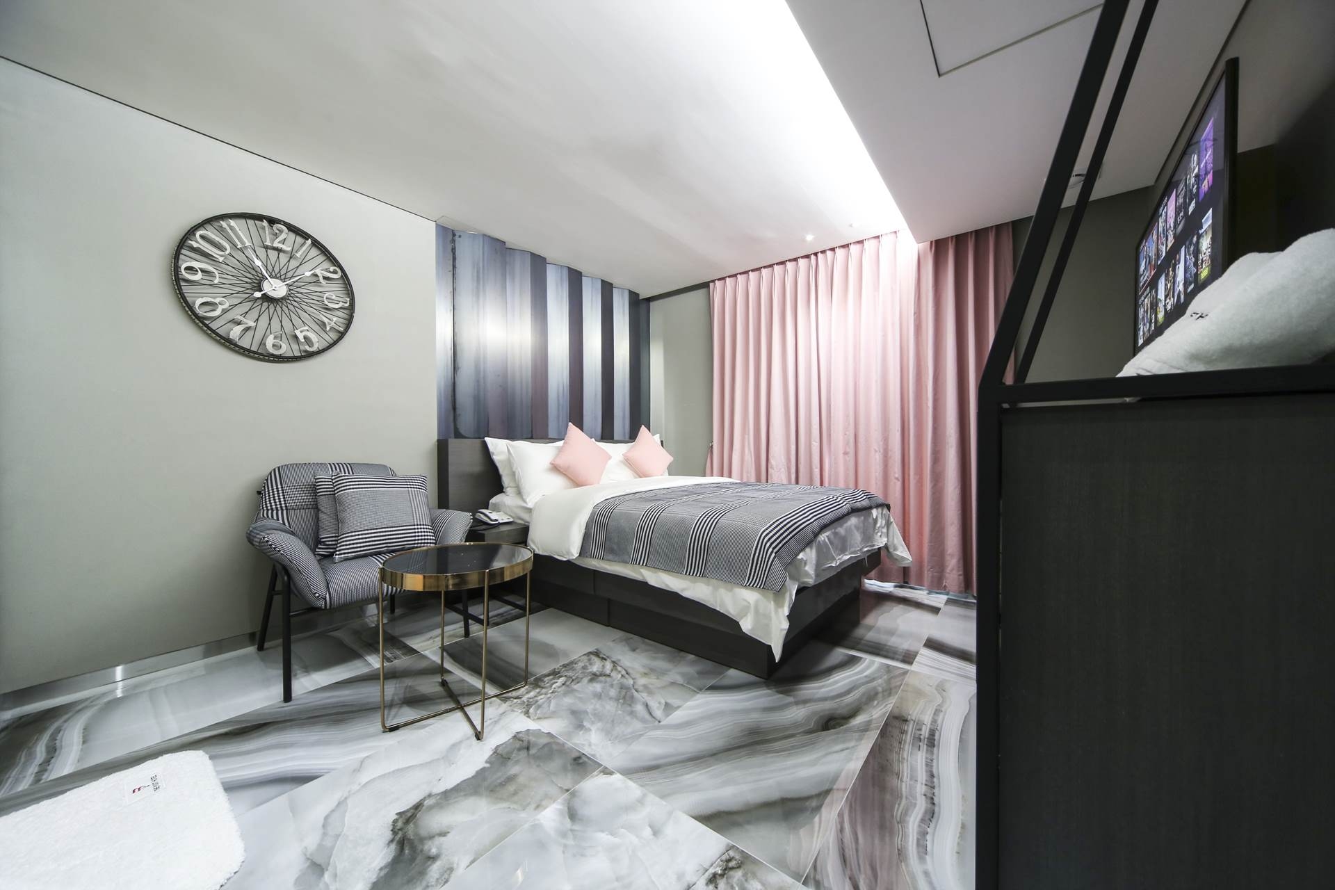 디럭스(주차전용/랜덤)