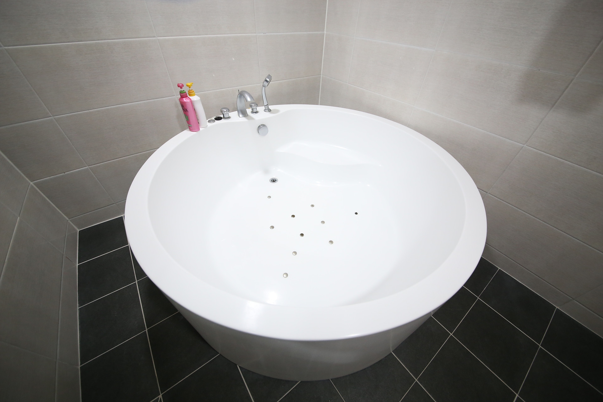 가족실 온돌 원형 버블욕조