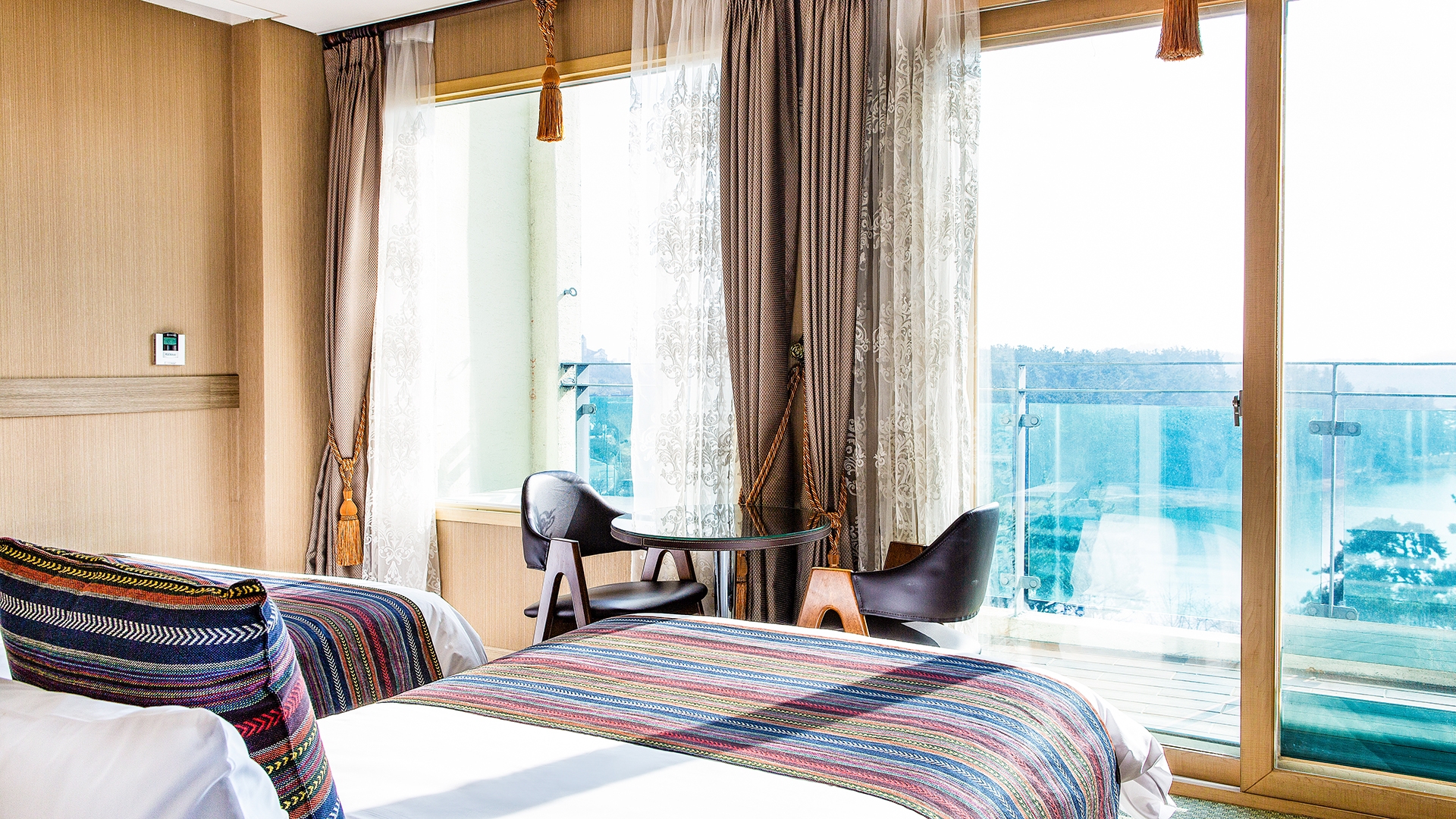 디럭스 더블 (호수뷰)