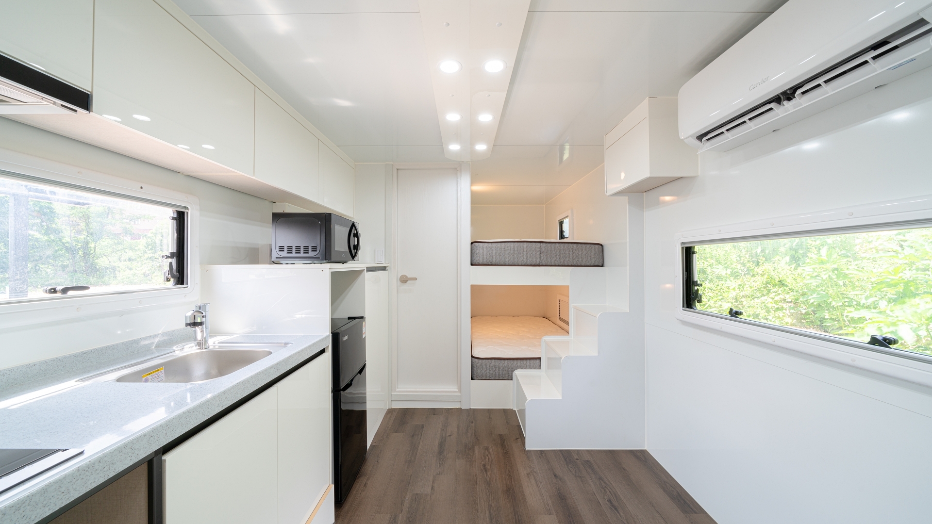 [THE VILLIGE] 카라반