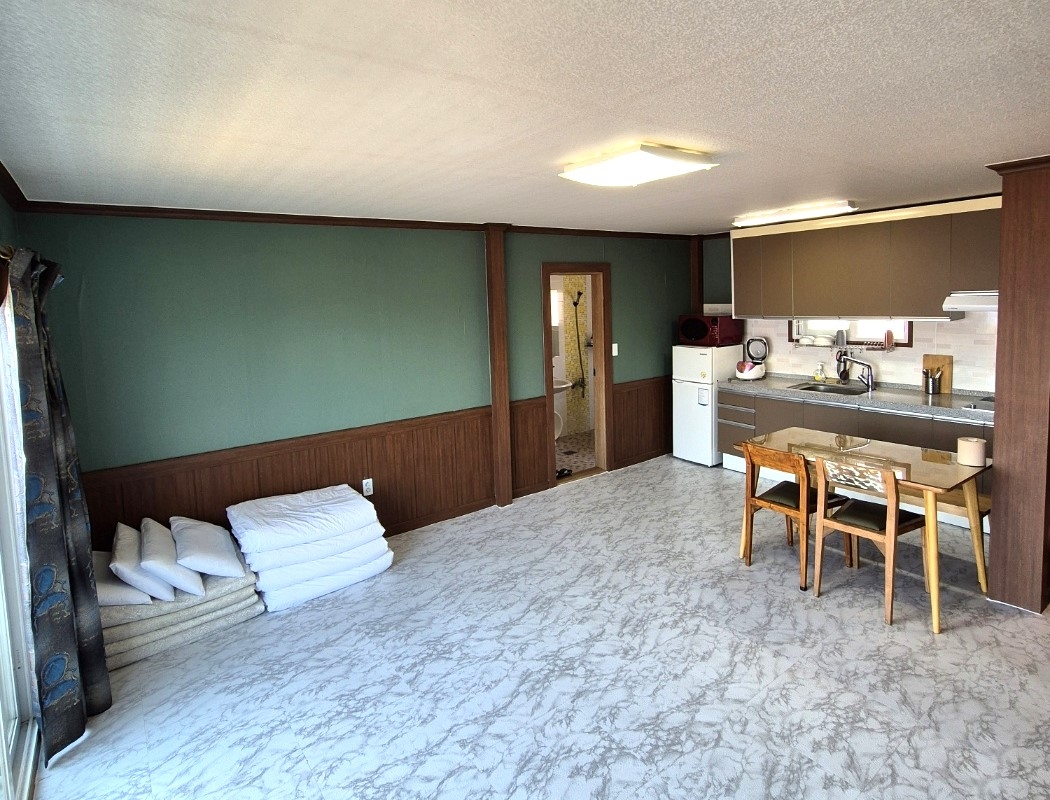 온돌 해프오션뷰(10평 커버교체침구 주방&테라스)