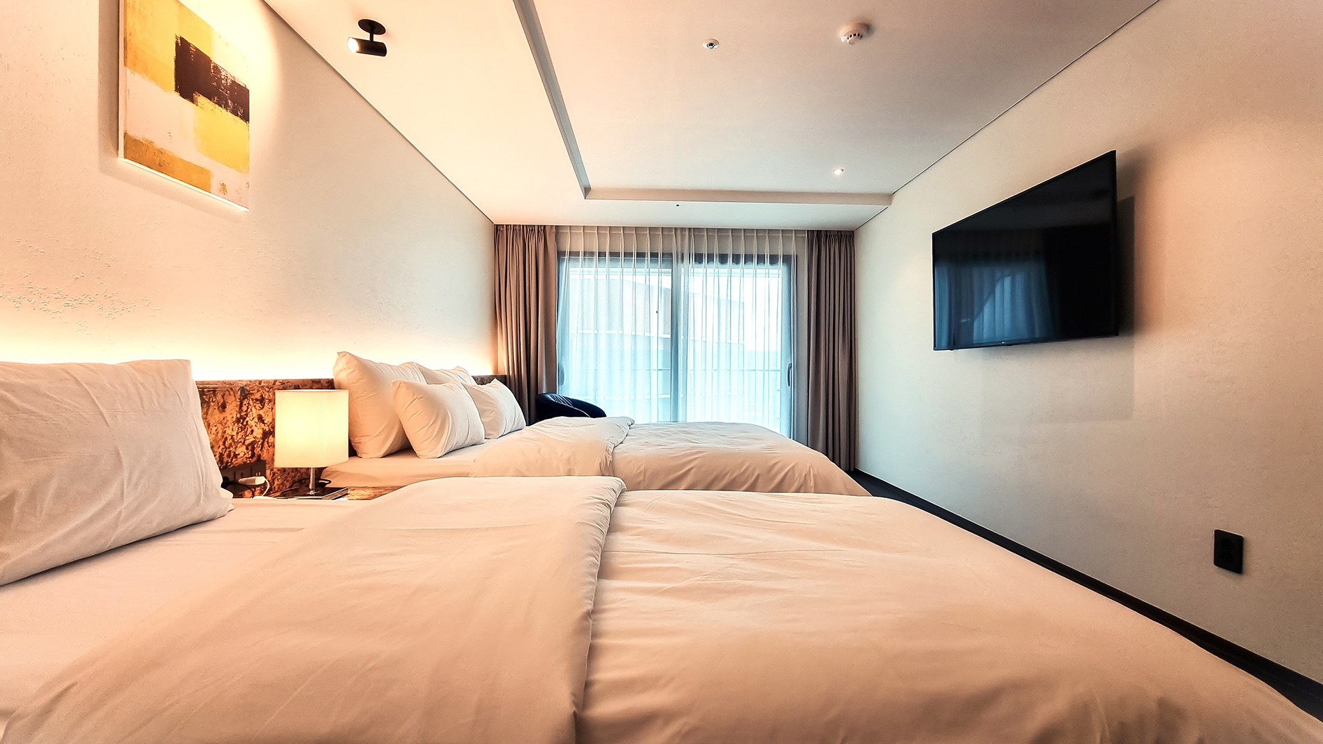 시티뷰 퀸베드+싱글베드 테라스