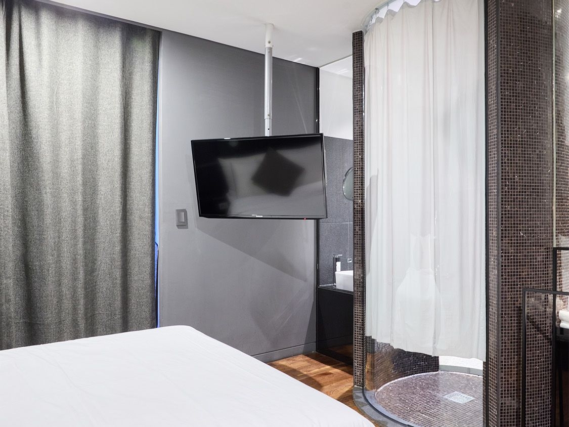 디럭스 더블 (창문 없음)