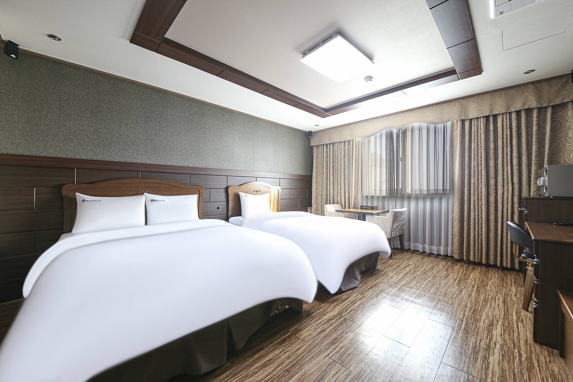 디럭스 트윈(넷플릭스 가능, 월 정기