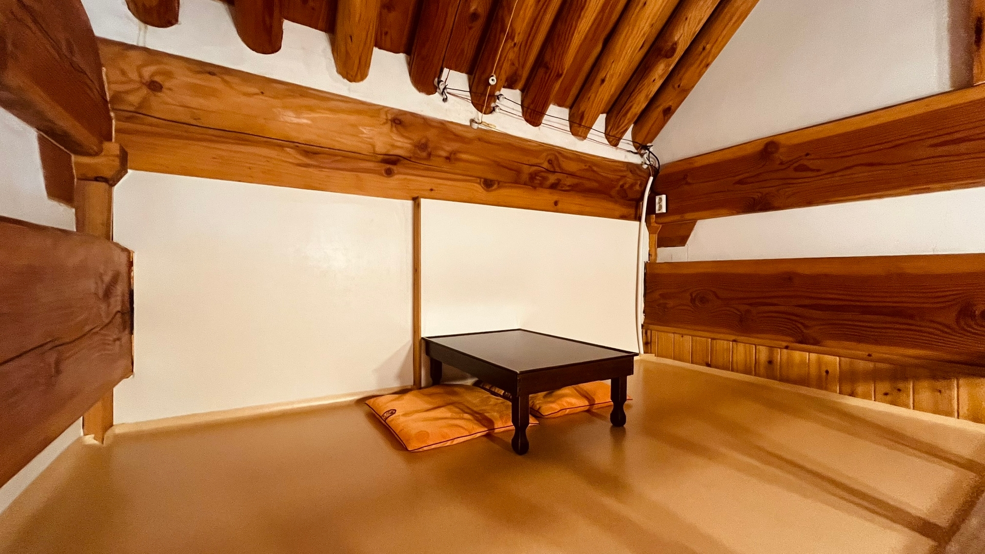 2F 난초(커플,친구룸)