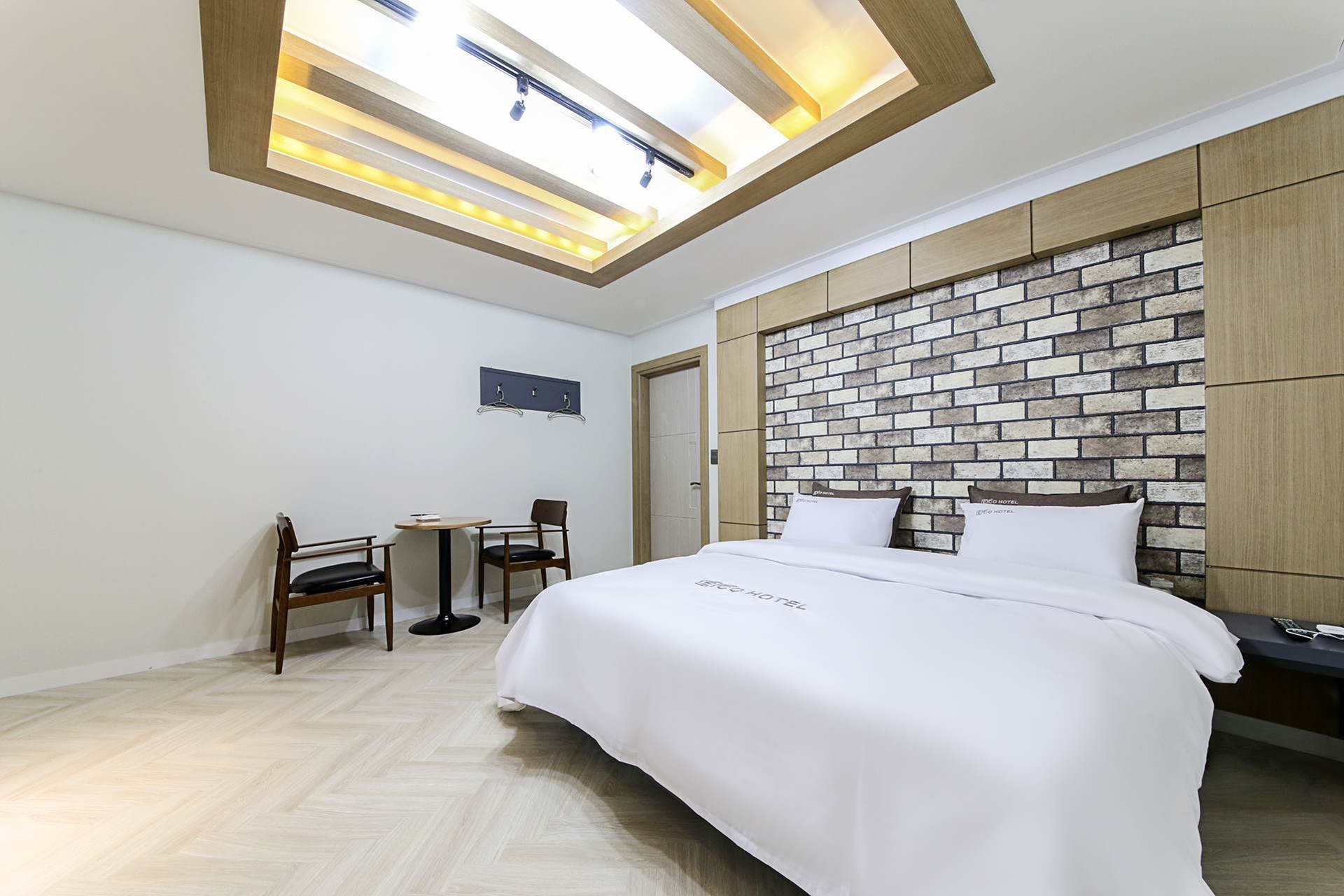 스탠다드(넷플릭스)