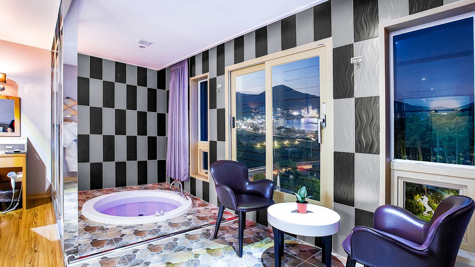 디럭스 더블 (상기 이미지는 실제와 상이 할 수 있습니다)