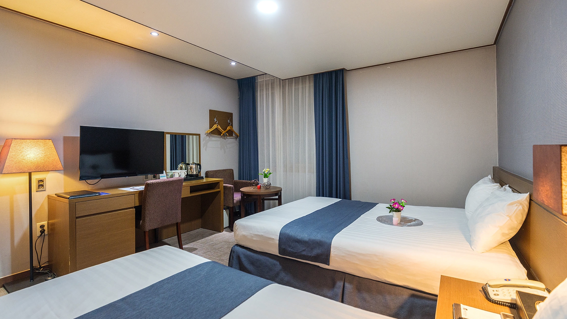 패밀리 디럭스 트윈 B (부분오션뷰)