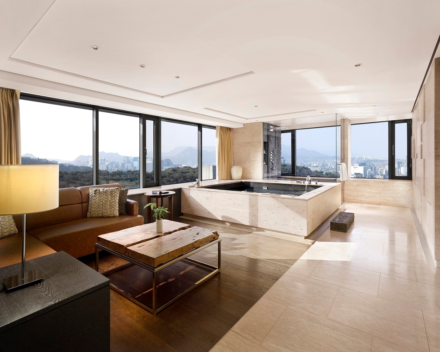 그랜드 프리미어 풀 스위트