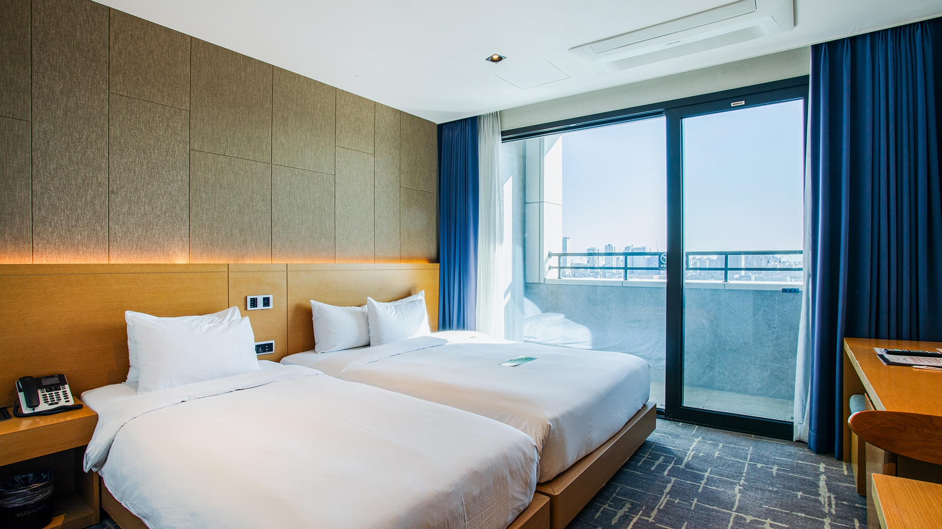 디럭스 패밀리 (레이크시티뷰)