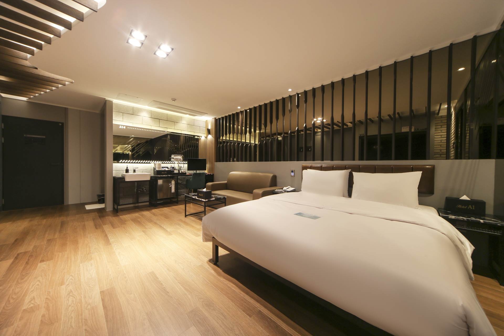 스탠다드 *조식 2인 포함* (더블침