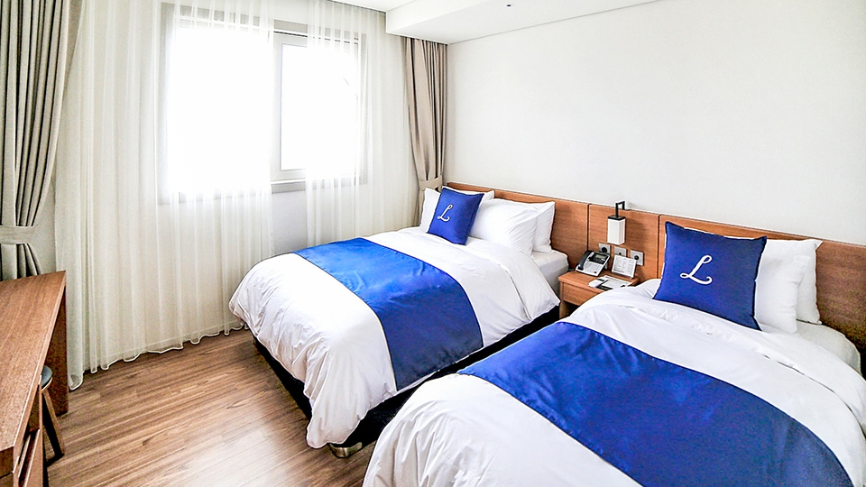 디럭스룸 (부분적 오션뷰)