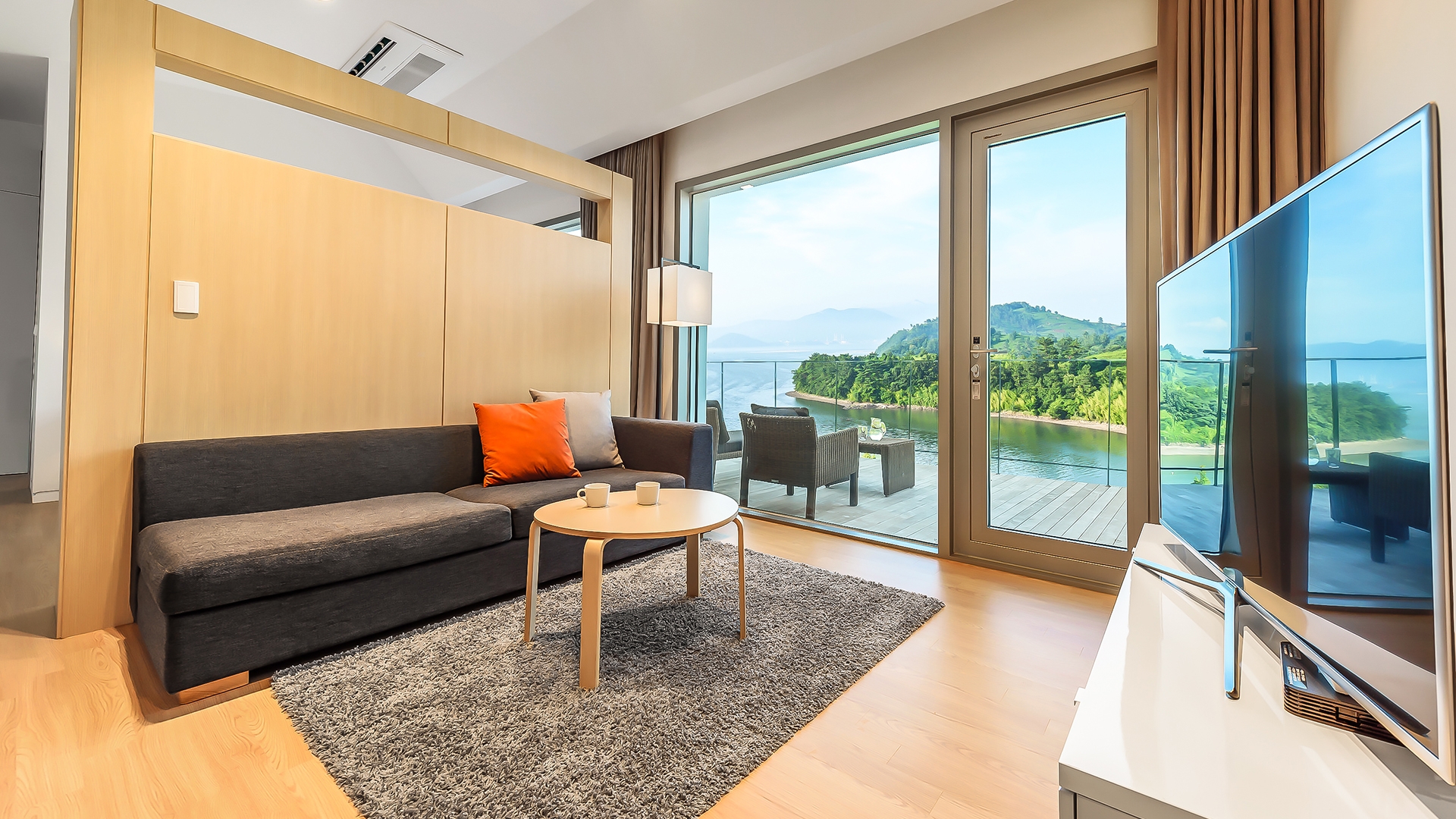 베이 스위트 102~103호