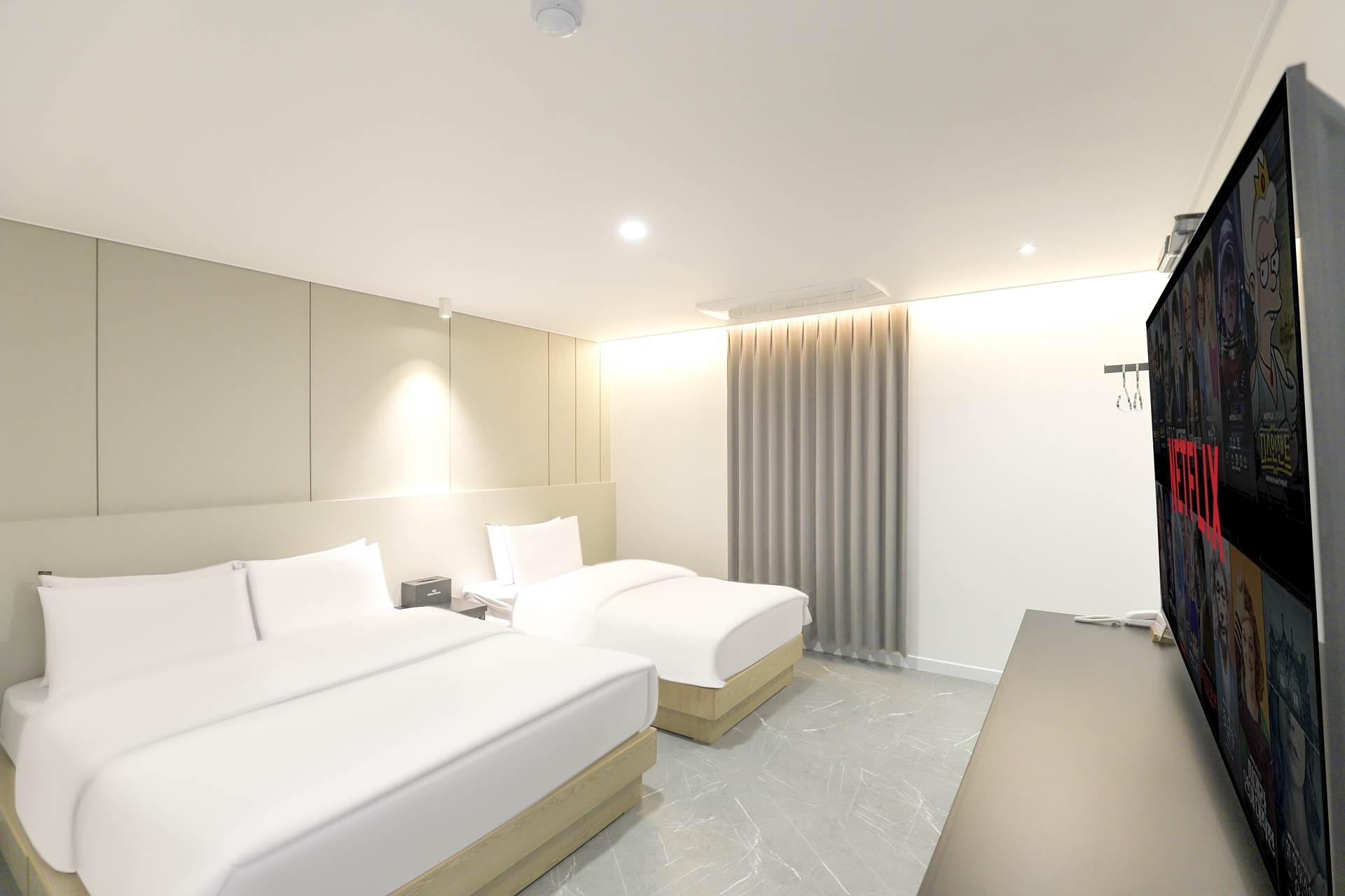 Twin Bed (트윈 베드)