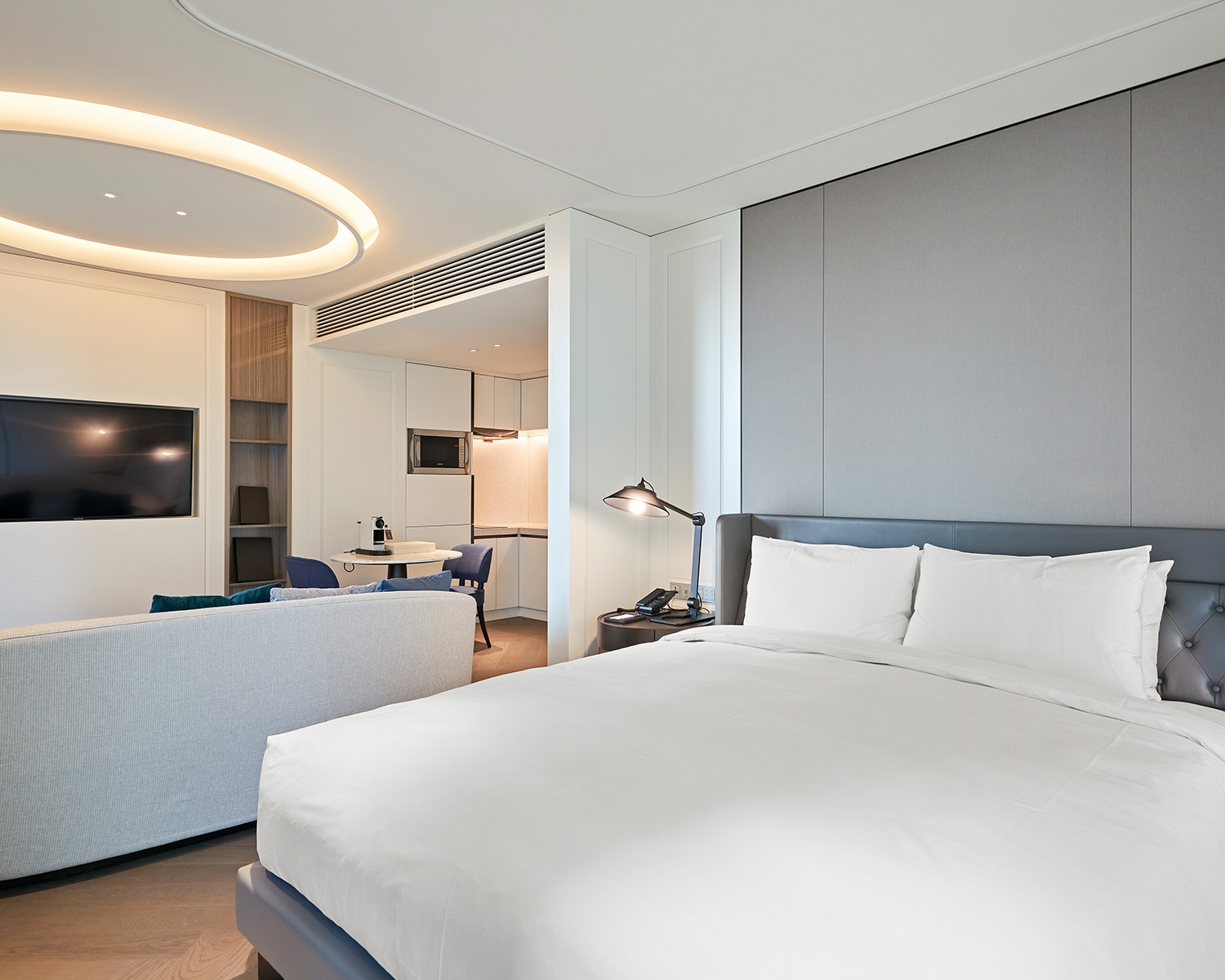 서비스드 스튜디오 더블