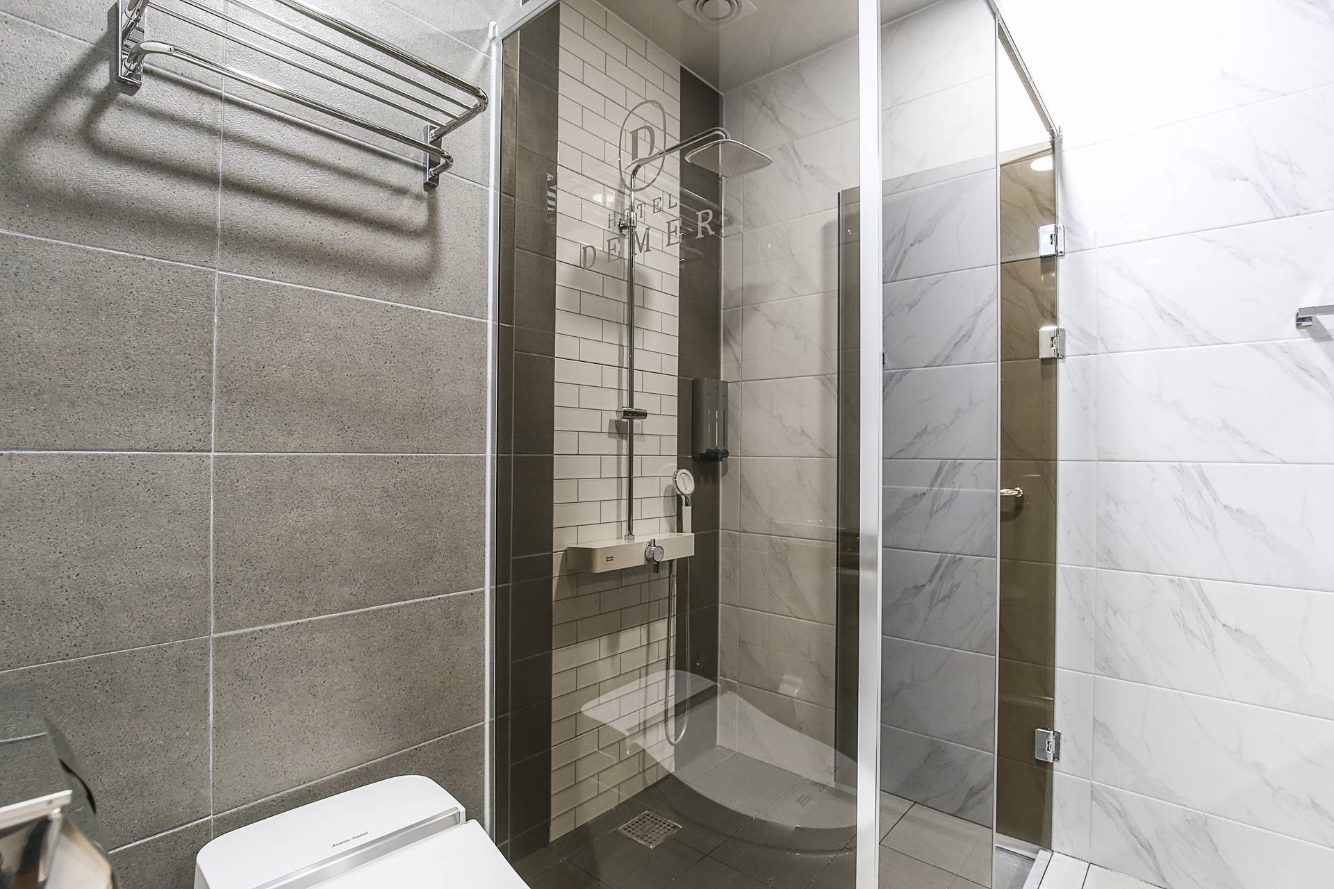 슈페리어 트윈(유료한식뷔페, 스타일러