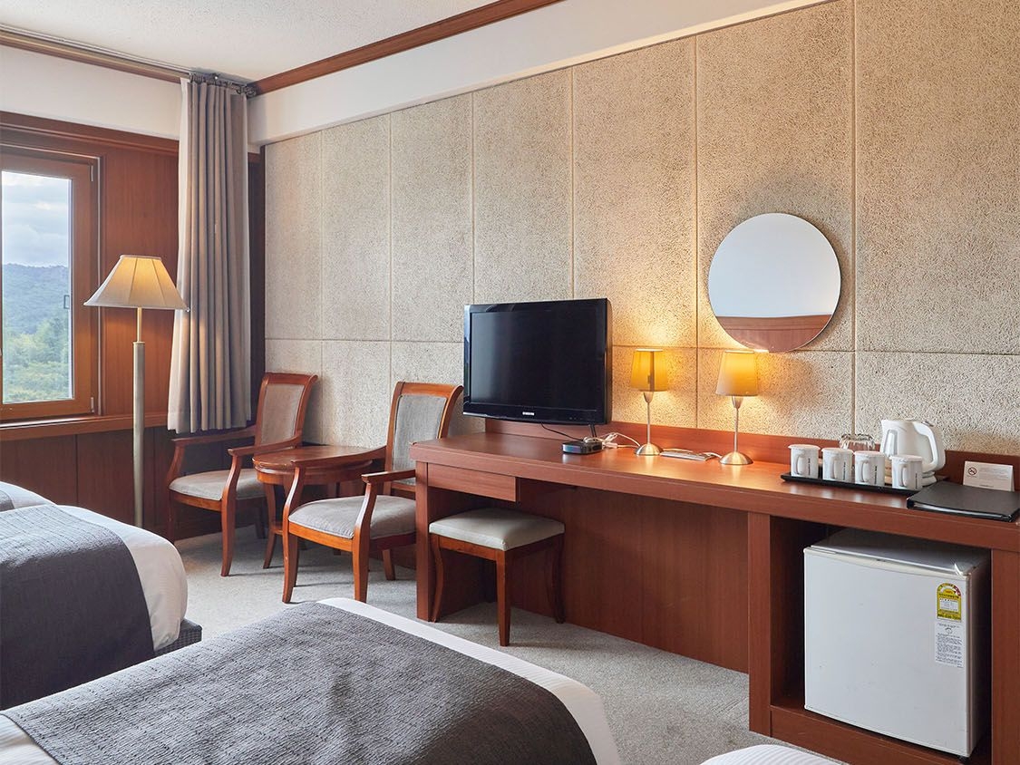 슈페리어 쿼드룸 레이크뷰