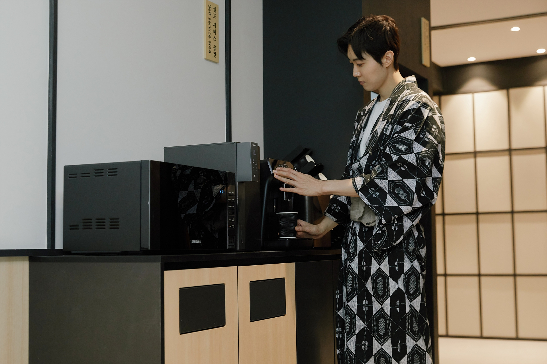 주차장, 로비, 복도, 카운터