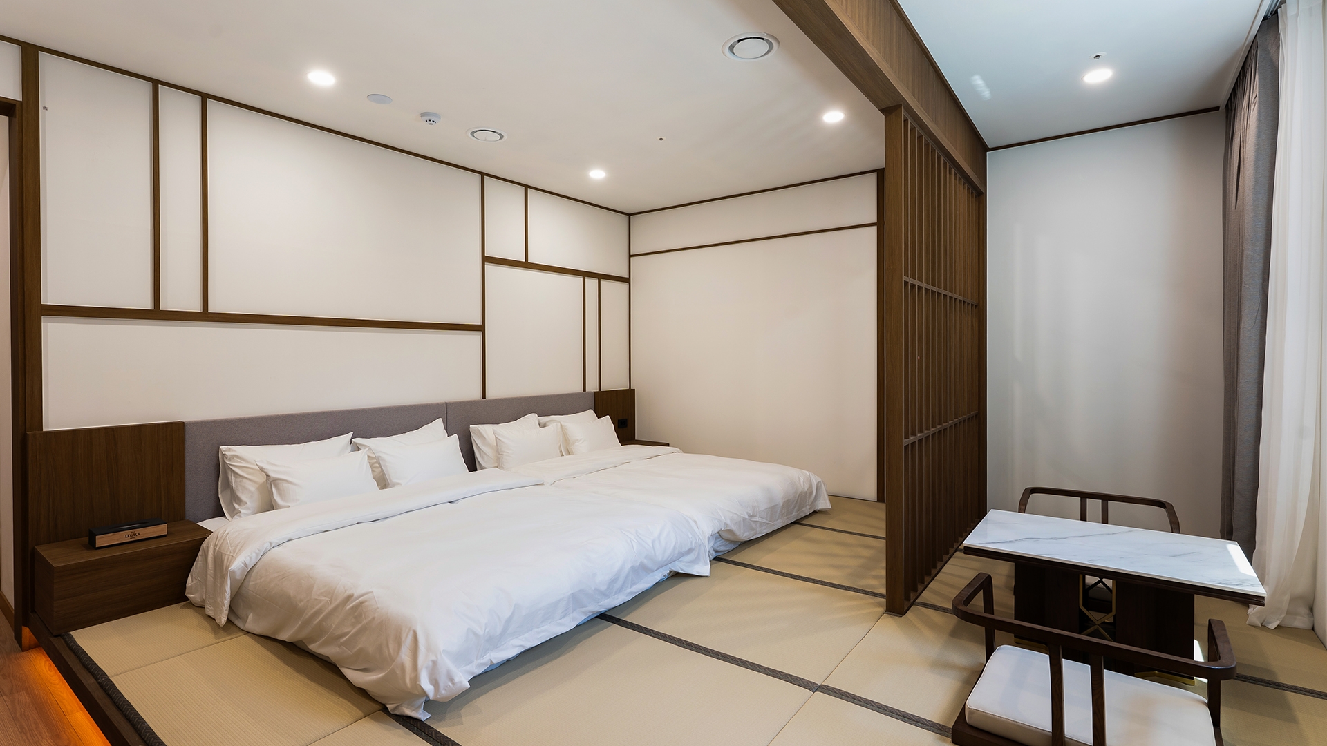 수페리어 풀 스위트 4인룸