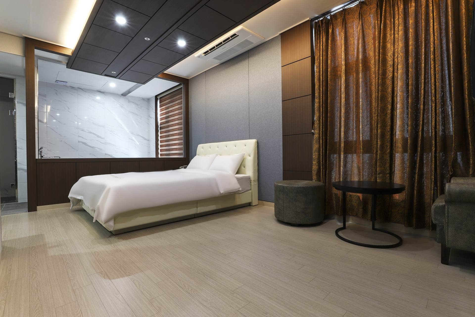 슈페리어 더블(유투브, 넷플릭스 시청