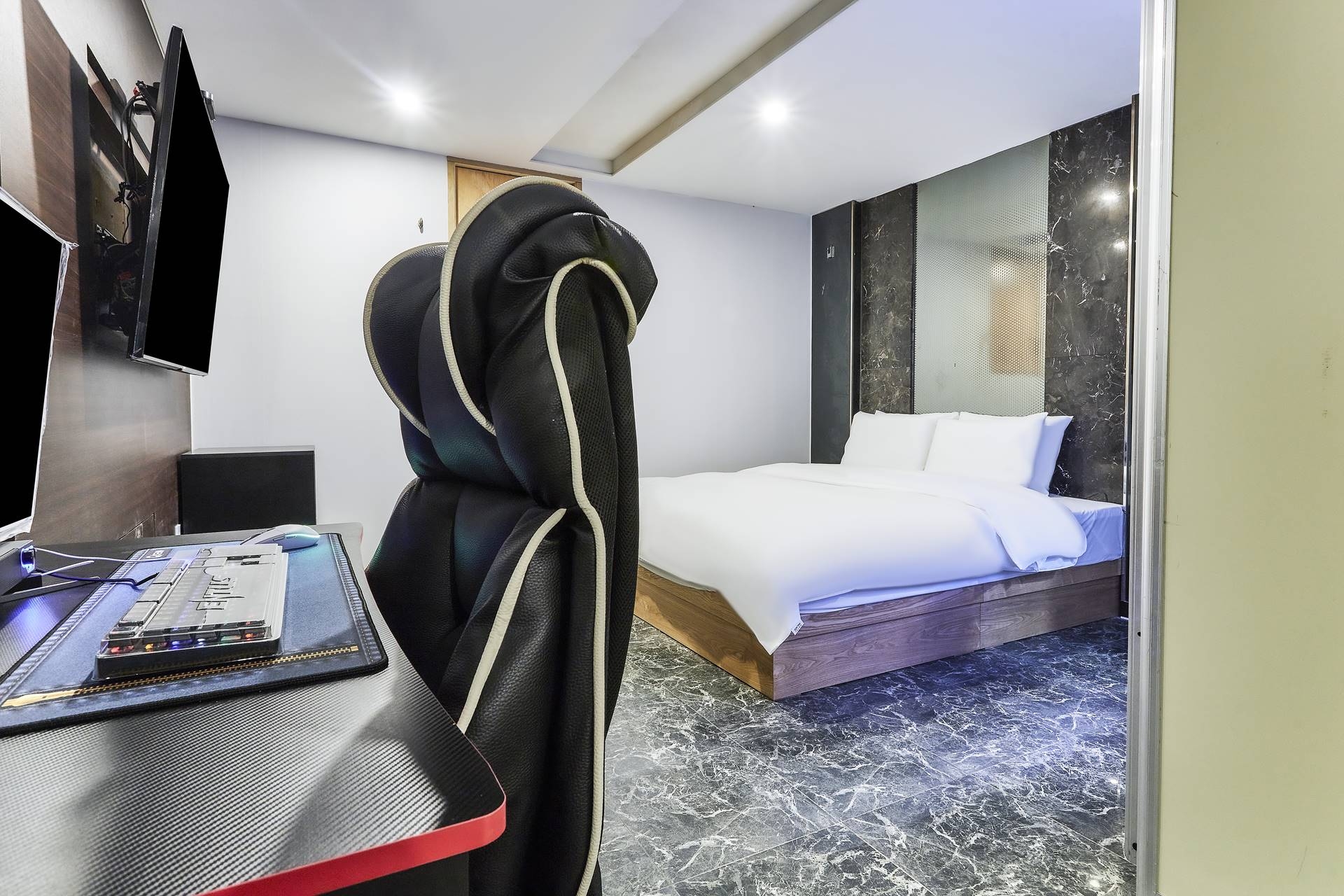 특실-노래방00시까지 이용가능(히노끼