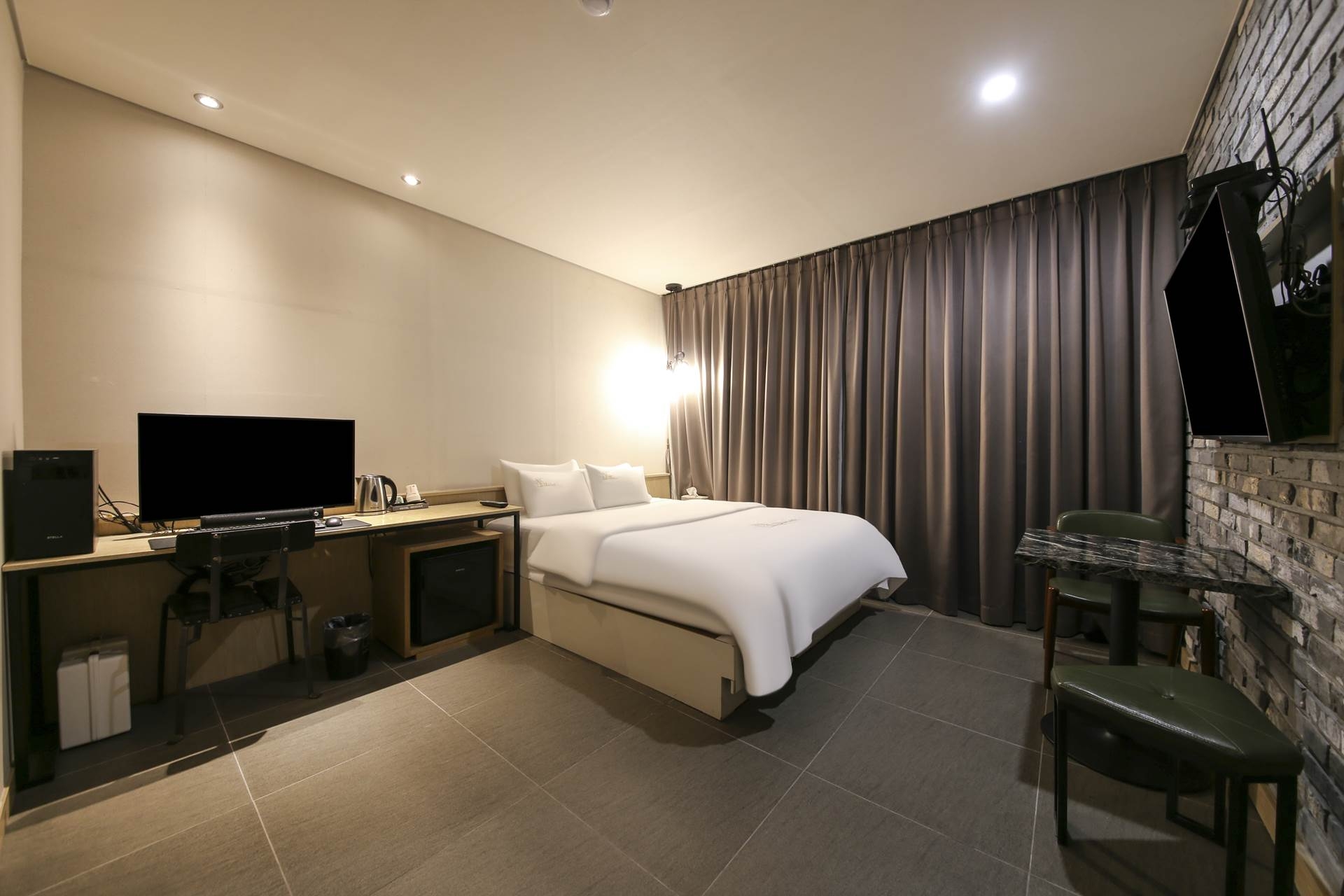 비즈니스(넷플릭스 무료시청+1PC +