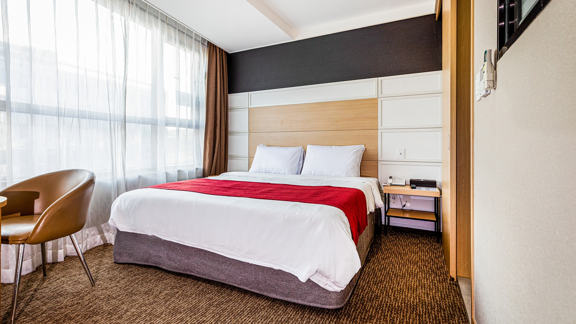 디럭스 코너 더블(측면 바다)