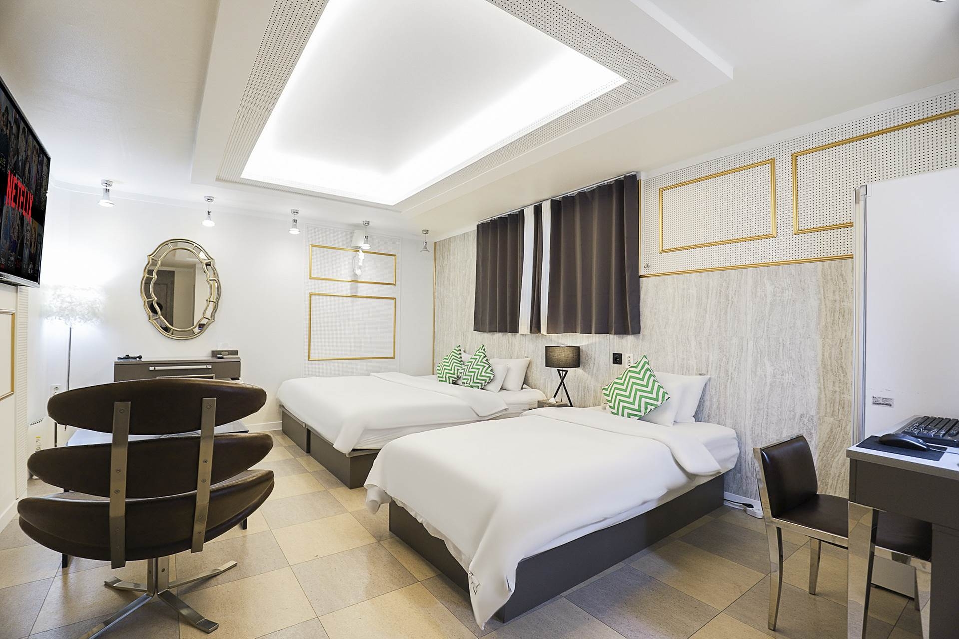 스위트 금연(넓은침대,스타일러,공기청