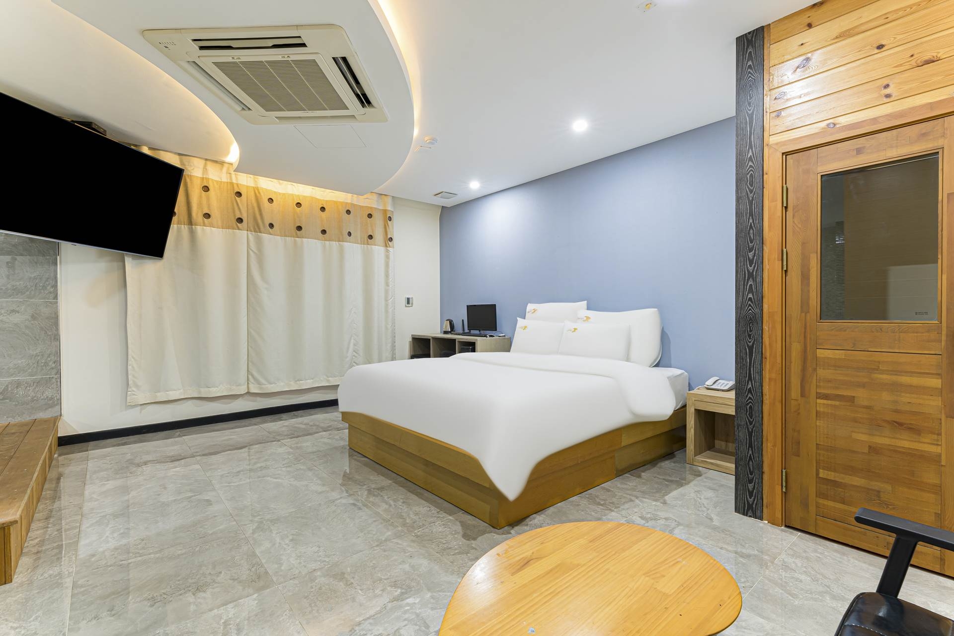 로얄 프리미엄(4K 65"스마트 TV