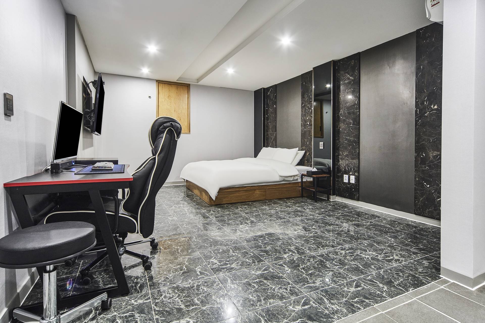 특실(히노끼탕,웨이브&디즈니플러스,스