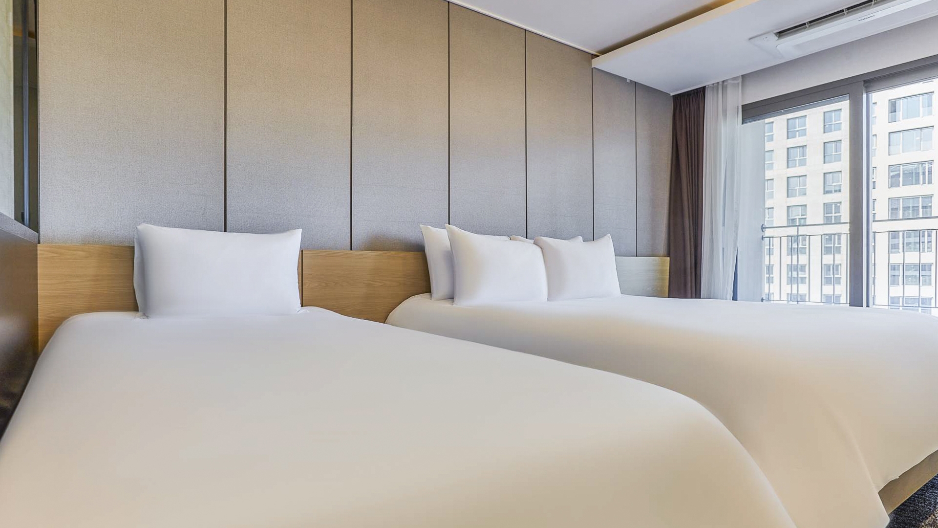 디럭스 트윈 시티뷰