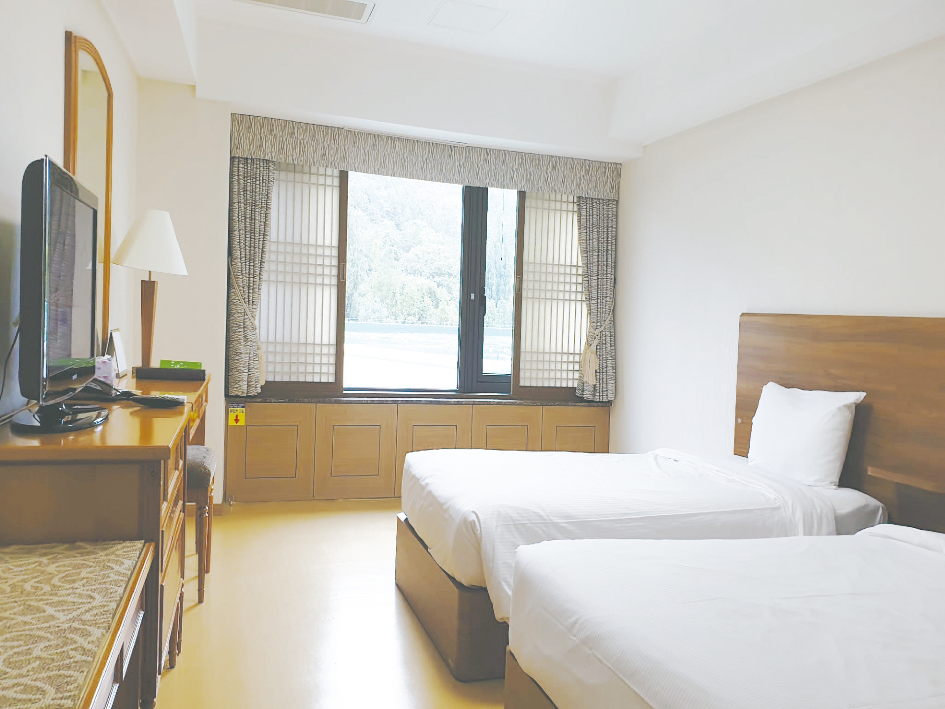 디럭스 온돌 트윈 (마운틴뷰)