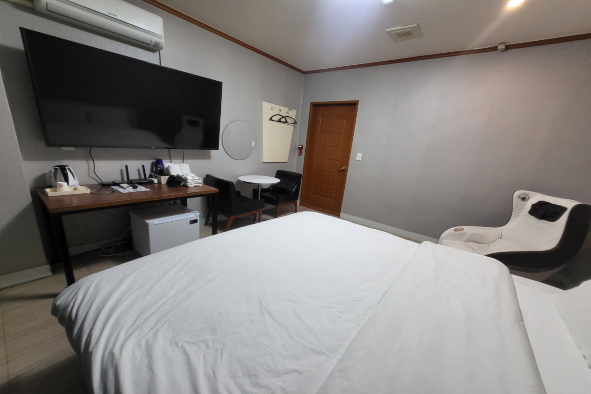 디럭스 안마의자(무료조식제공)