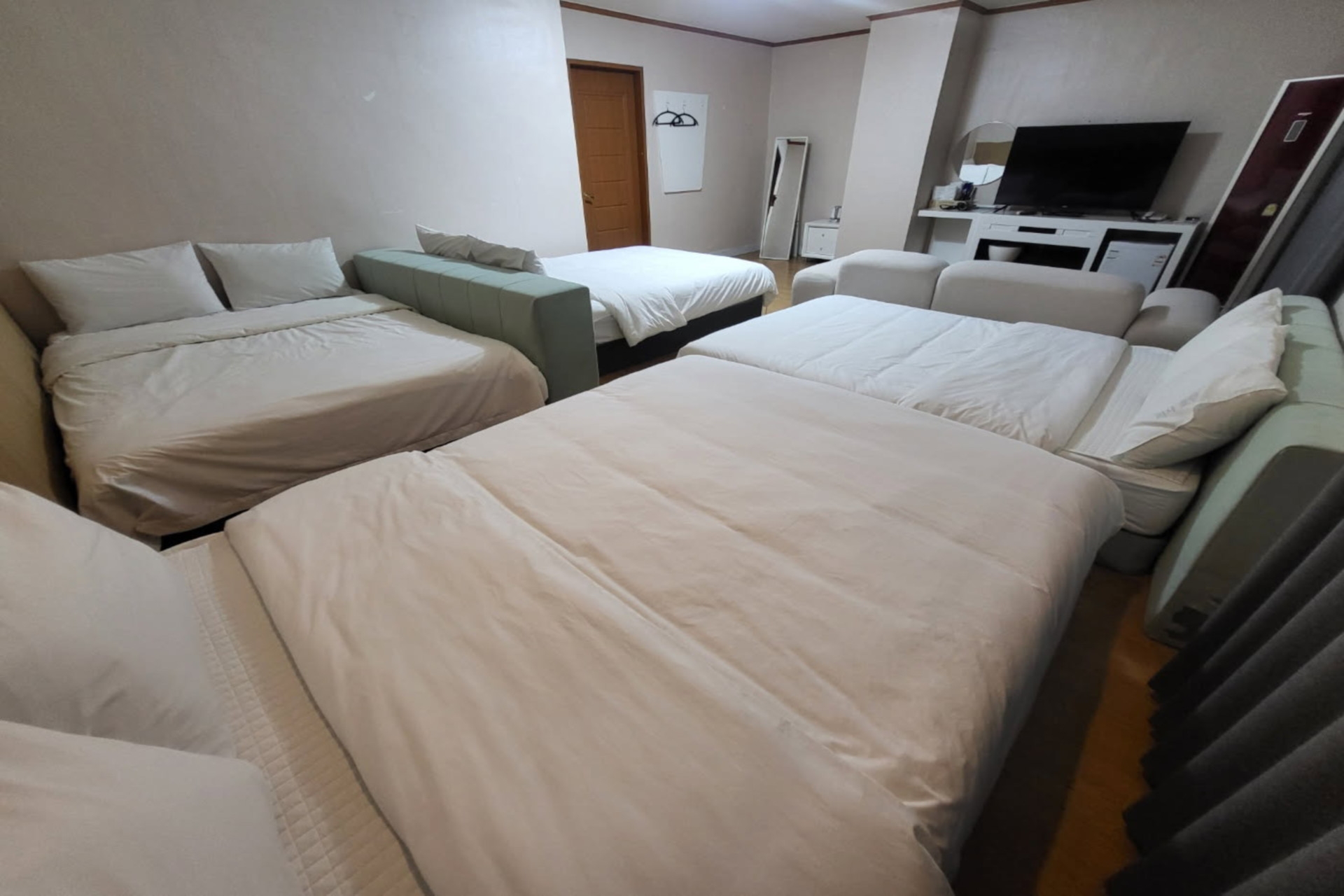 디럭스 쿼드 플스4(무료조식제공)