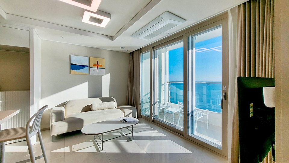 테라스 오션 디럭스 스위트 (비치뷰 A)