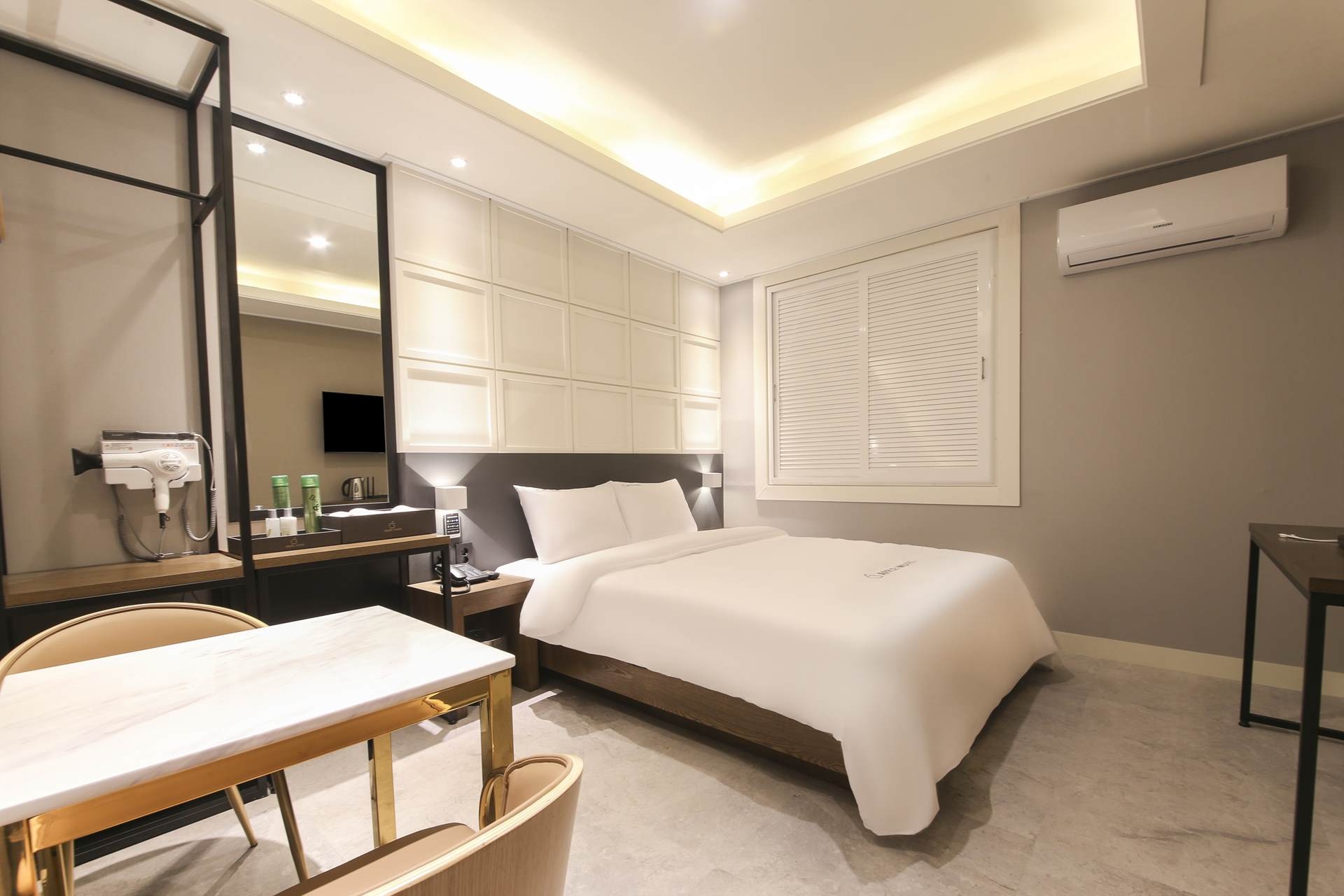 화이트(넷플릭스)