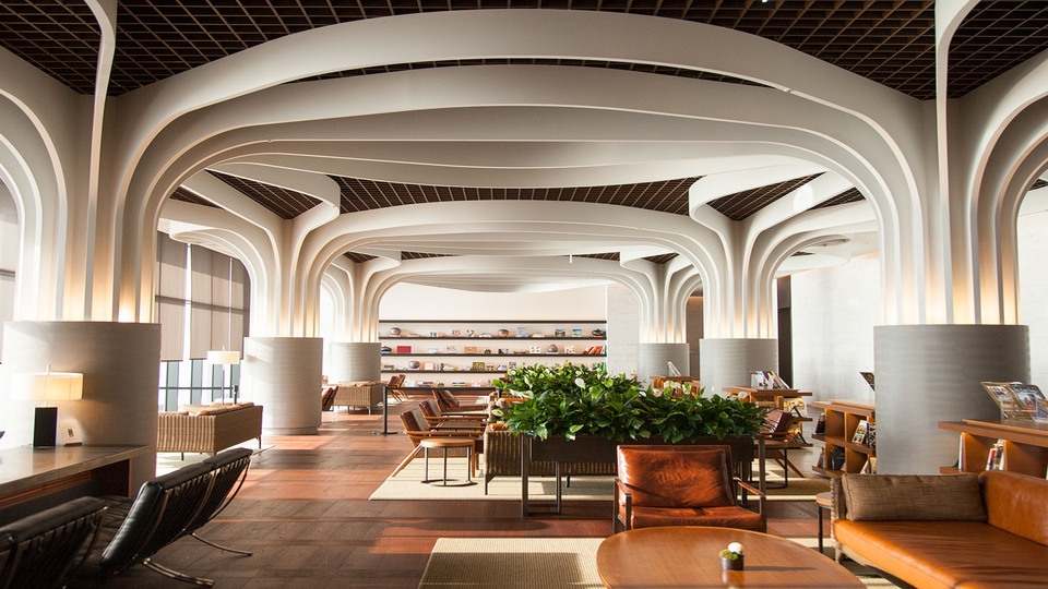 맥퀸즈 라운지&바