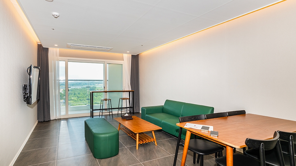 디럭스 투룸 하프오션