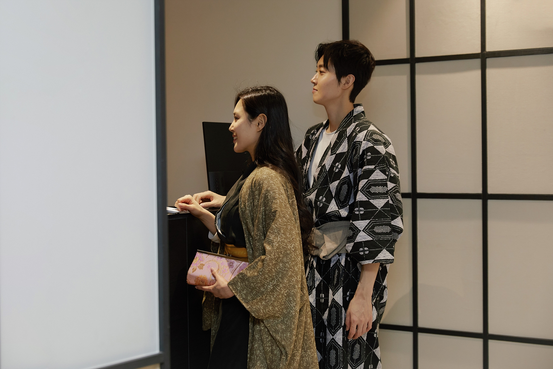 주차장, 로비, 복도, 카운터