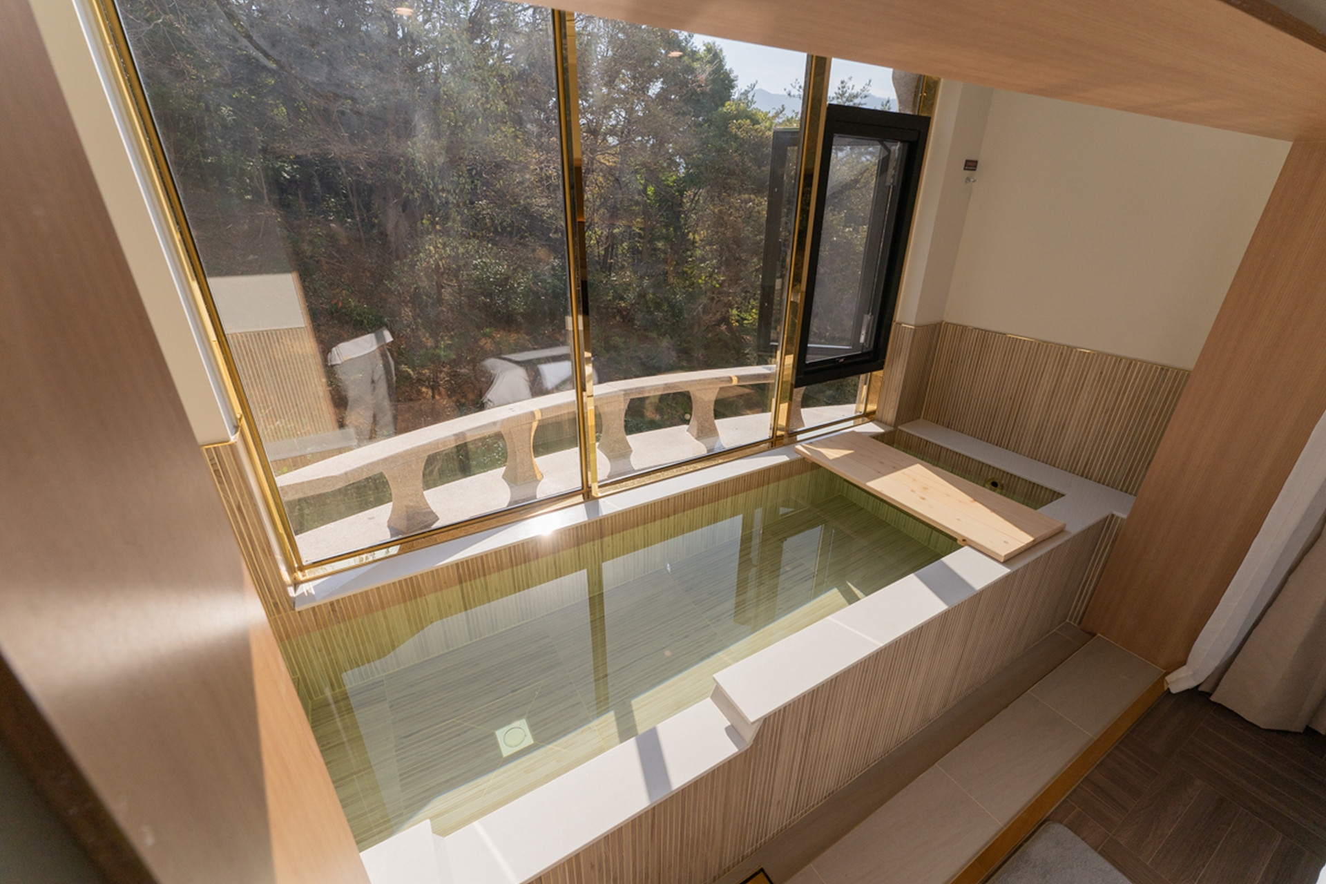 Forest 패밀리스파룸 (대형욕조,