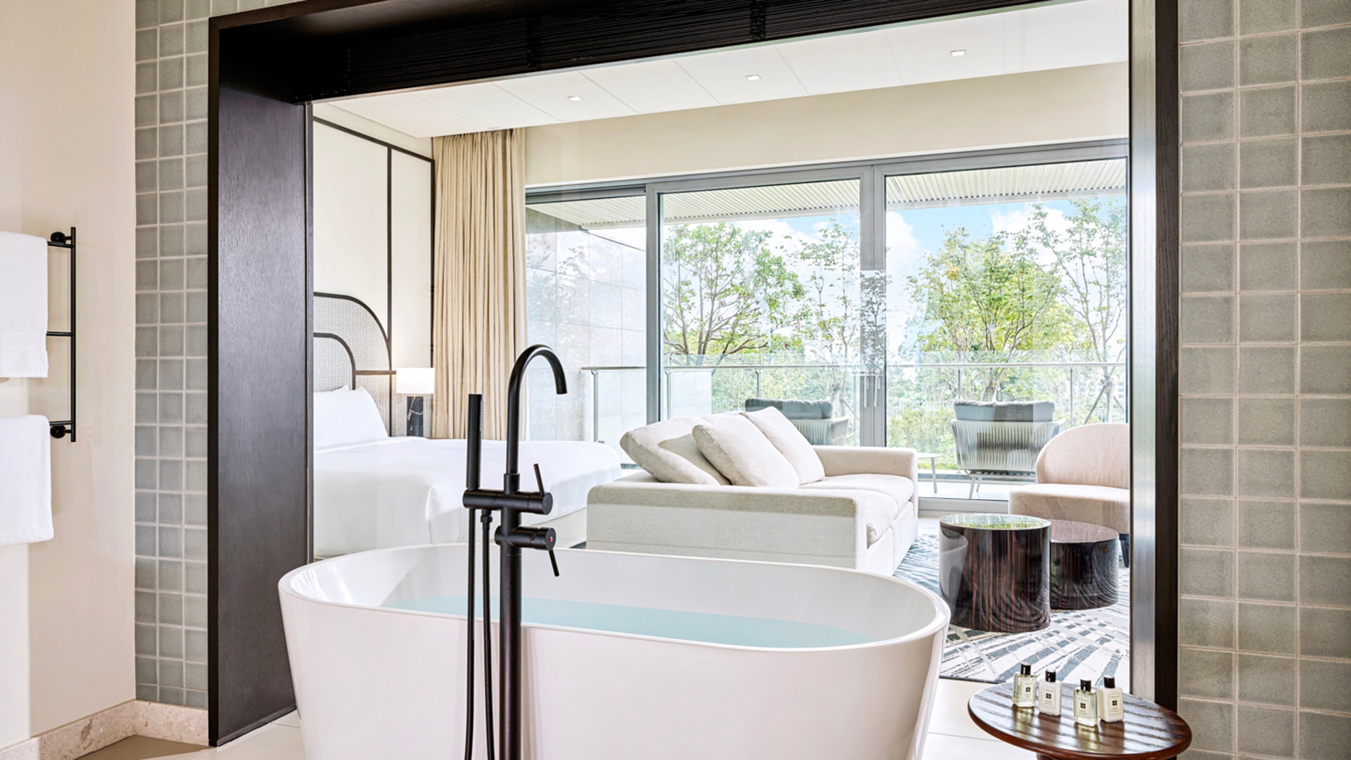 힐 스튜디오 스위트 가든뷰 킹